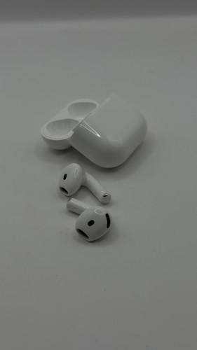 ყურსასმენი AirPods 4   ID: 559742-III